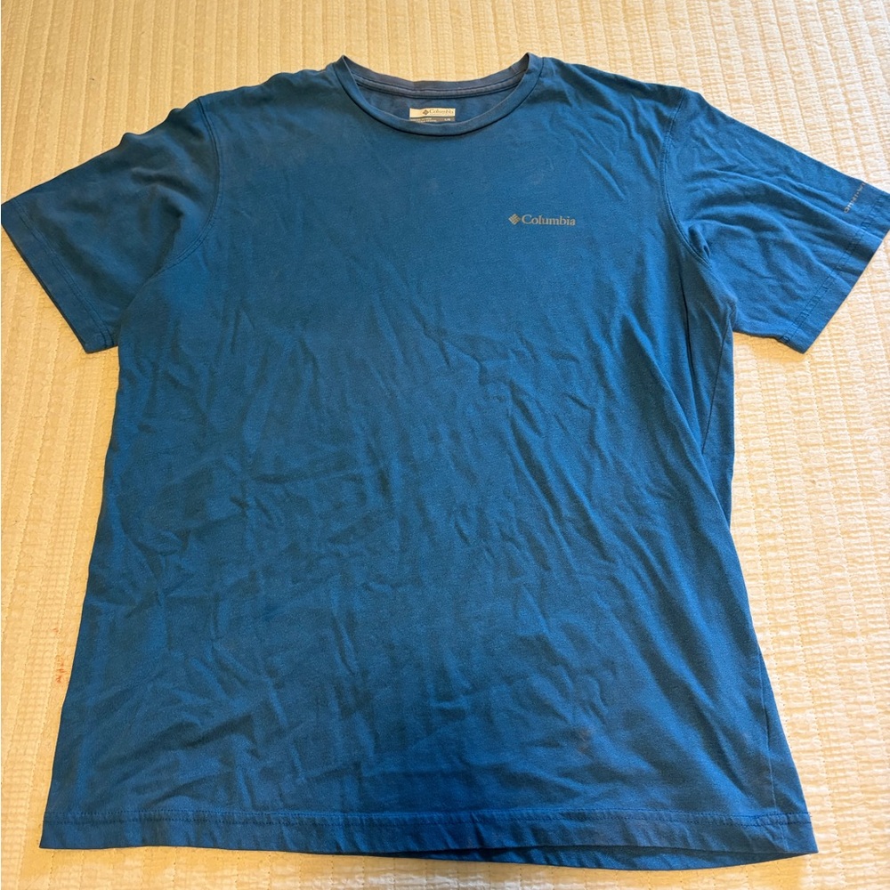 Mens Large Columbia T-shirt